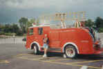 Dee Quaker fire truck.jpg (20631 bytes)